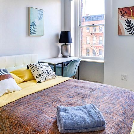 3 Bedroom Gorgeous Suit In Hells Kitchen New York Exterior foto